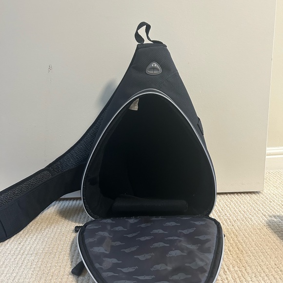 Roots Camera Bag - Picture 2 of 4